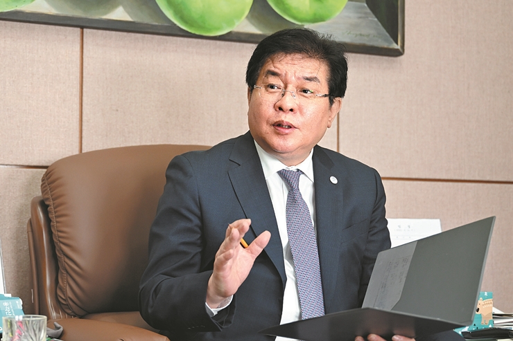 14-2 안성민 부산시의회 의장 인터뷰 사진